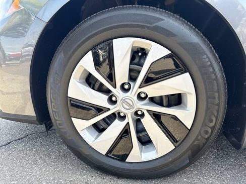 Used 2024 Nissan Altima 2.5 S FWD image 25