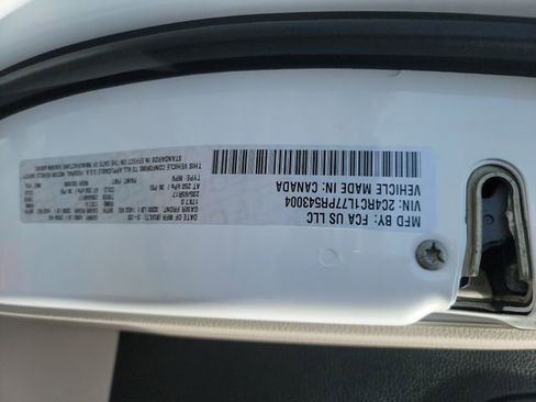 New 2023 Chrysler Pacifica Touring-L image 49