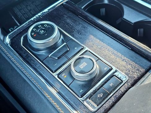Used 2023 Ford Expedition Platinum image 39