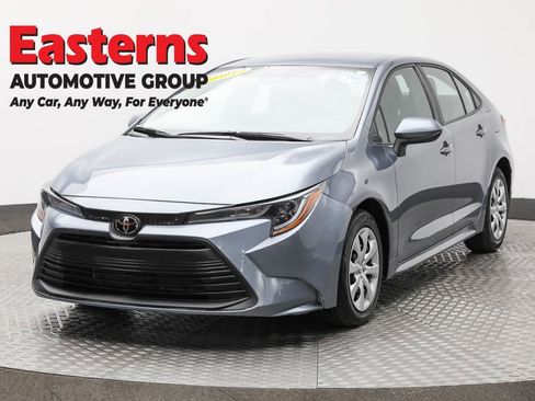 Used 2024 Toyota Corolla LE FWD image 1