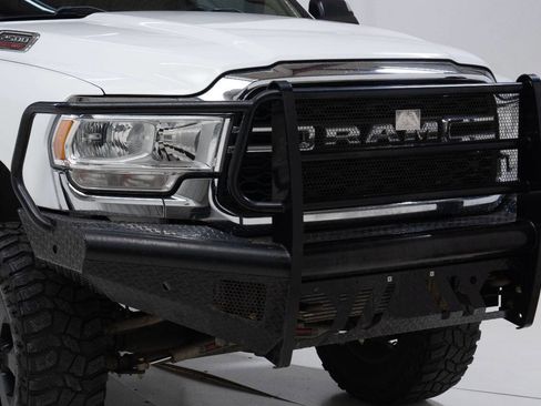 Used 2019 RAM 2500 Tradesman w/ Chrome Appearance Group image 9