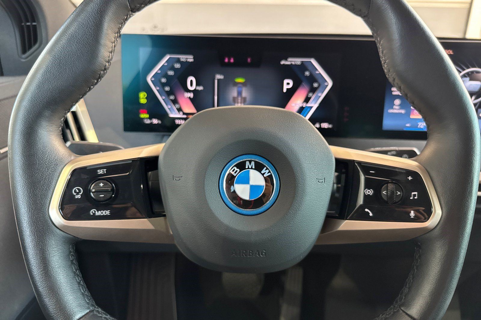 Certified 2024 BMW iX xDrive50 w/ Premium Package AWD/4WD image 31