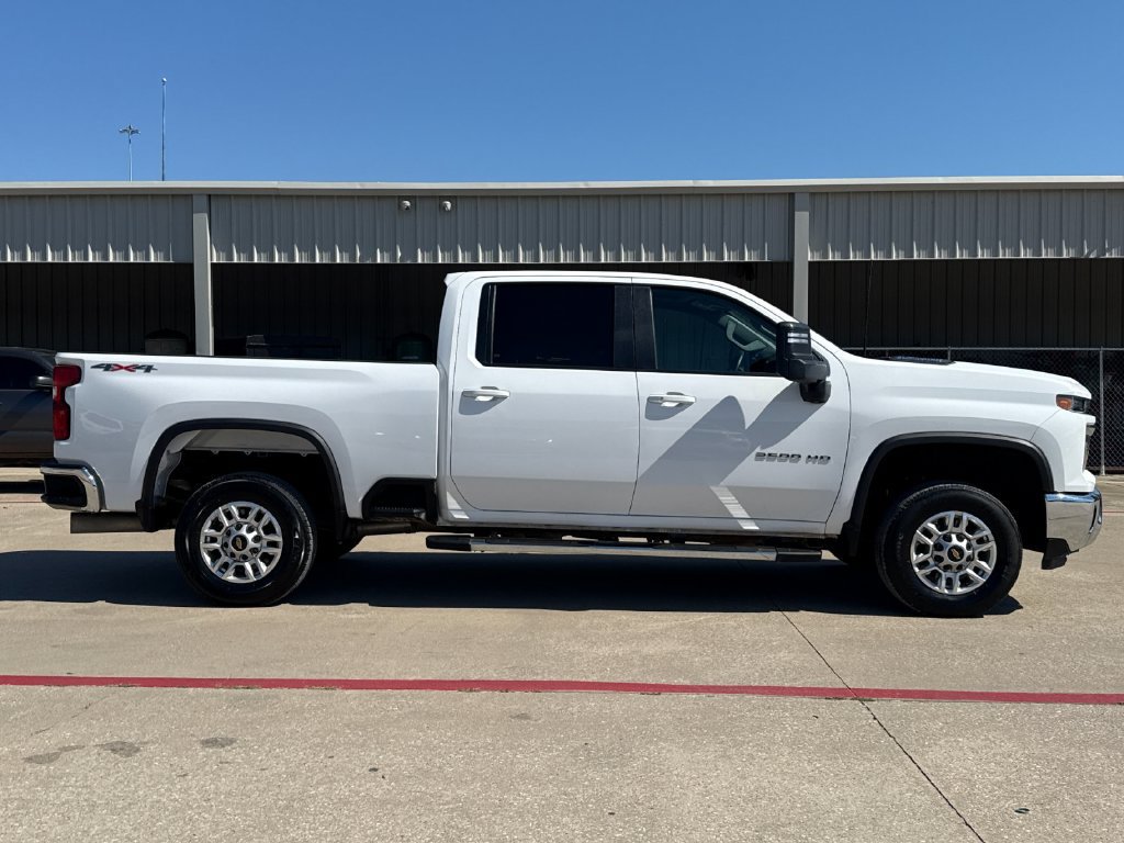 Used 2025 Chevrolet Silverado 2500 LT w/ Convenience Package AWD/4WD image 7