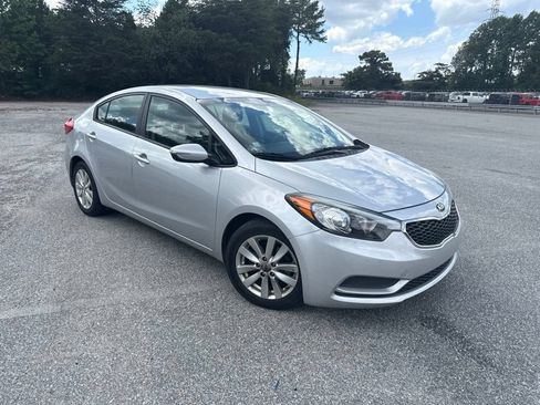 Used 2016 Kia Forte LX w/ LX Popular Plus Package FWD image 5