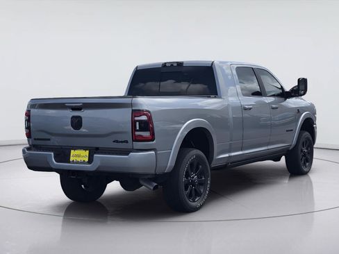 Used 2022 RAM 3500 Laramie AWD/4WD image 8