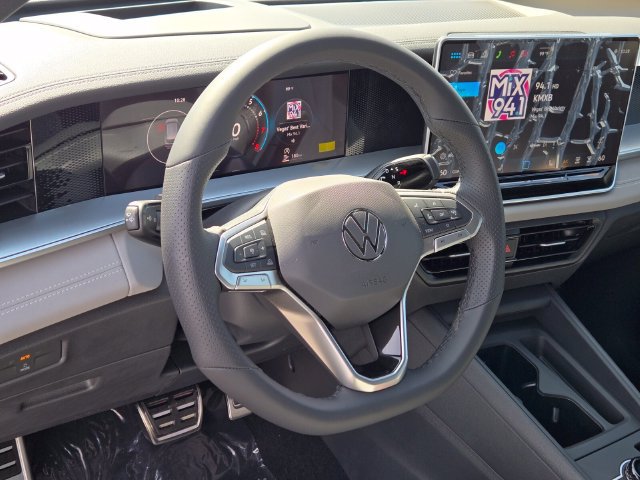 New 2026 Volkswagen Tiguan SE R-Line FWD image 11