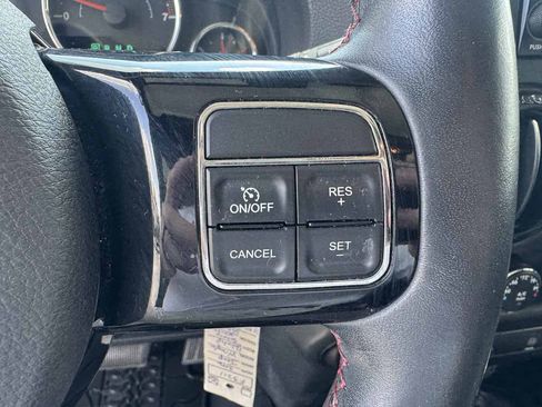 Used 2012 Jeep Wrangler Unlimited Sahara AWD/4WD image 20