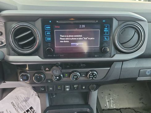 Used 2018 Toyota Tacoma TRD Sport w/ Technology Package AWD/4WD image 26