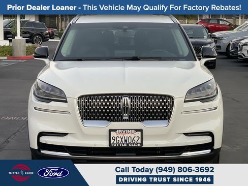 Certified 2023 Lincoln Aviator 2WD image 2