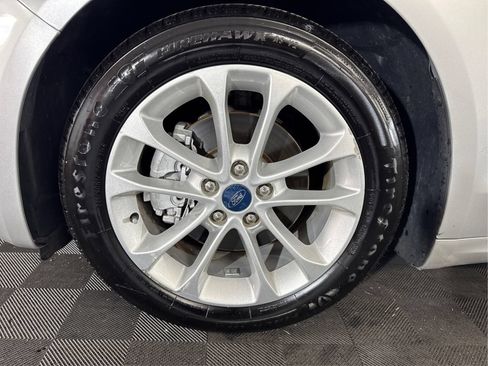 Used 2019 Ford Fusion SE FWD image 21