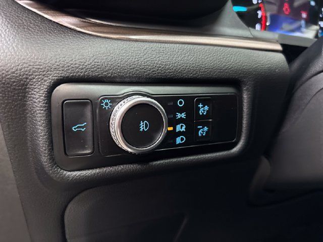Used 2023 Ford Explorer Limited w/ Limited Technology Package AWD/4WD image 30