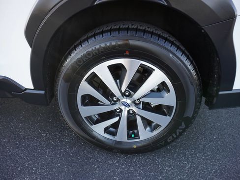 Used 2024 Subaru Outback Premium image 28