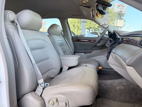 Used 2002 Cadillac De Ville Sedan 4D w/ Comfort/Convenience Pkg image 17