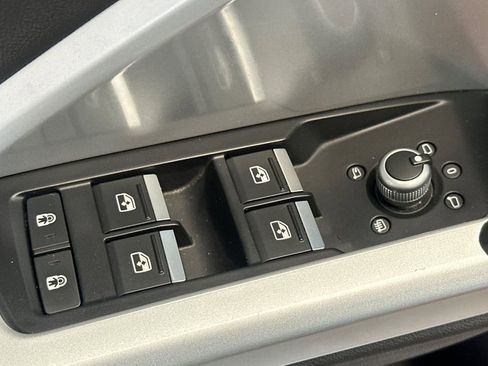 Used 2022 Audi Q3 2.0T Premium Plus image 11