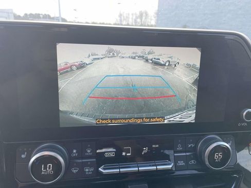 Used 2023 Toyota Highlander XLE image 41