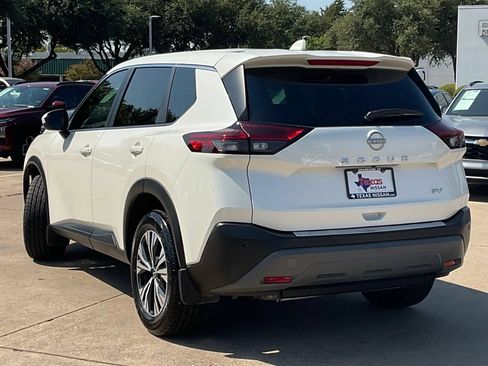 Used 2023 Nissan Rogue SV FWD image 6