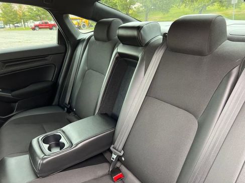Used 2025 Honda Civic Sport image 25