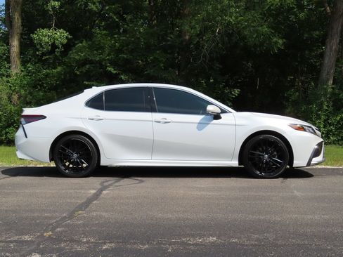 Used 2021 Toyota Camry XSE FWD image 2