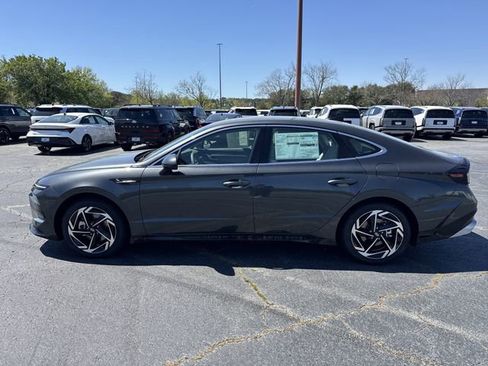 New 2026 Hyundai Sonata SEL FWD image 4