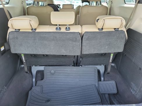 Used 2021 Toyota Sienna XLE image 9