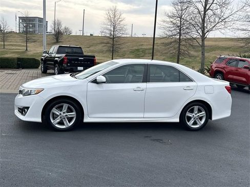 Used 2014 Toyota Camry L image 7