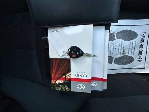 Used 2011 Toyota Camry SE w/ SE Extra-Value Pkg #1 image 8