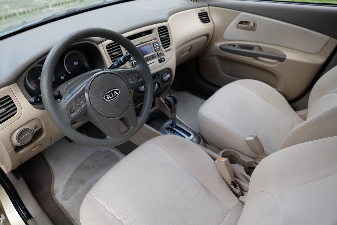 Used 2010 Kia Rio LX w/ Value Pkg FWD image 4