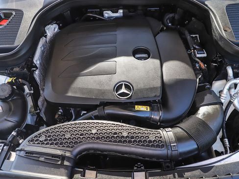 Used 2021 Mercedes-Benz GLC 300 image 25