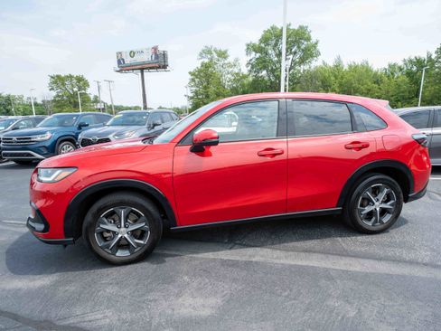 Used 2025 Honda HR-V EX-L image 3