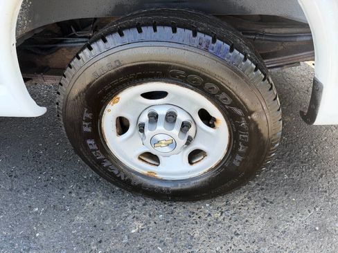 Used 2013 Chevrolet Express 2500 RWD image 13