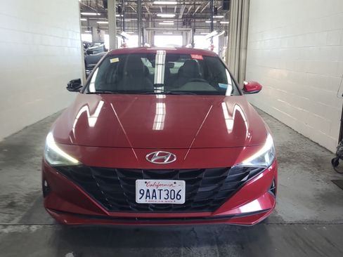 Used 2022 Hyundai Elantra SEL w/ Cargo Package FWD image 2