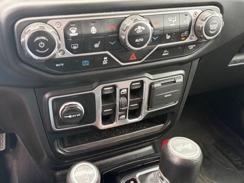 Used 2023 Jeep Wrangler Unlimited w/ Cold Weather Group AWD/4WD image 21