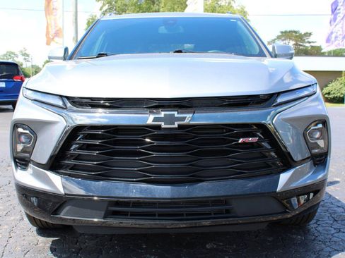 Used 2025 Chevrolet Blazer RS FWD image 2