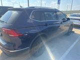 Used 2022 Volkswagen Tiguan SE image 3