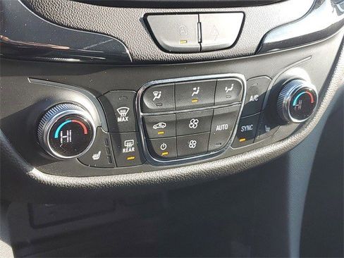 Certified 2022 Chevrolet Equinox RS image 6