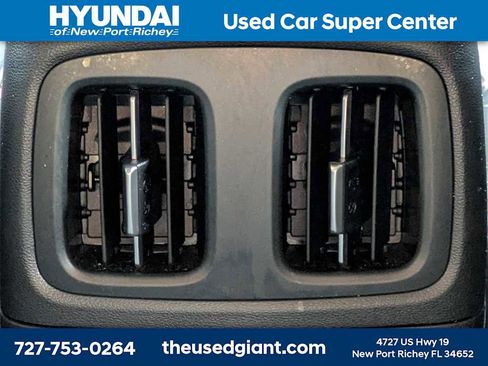 Used 2025 Hyundai Santa Cruz Limited image 16