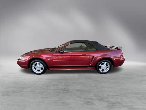 Used 2003 Ford Mustang Convertible RWD image 7