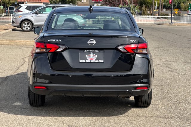 Used 2023 Nissan Versa SV FWD image 5