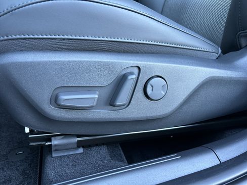 New 2025 Kia Niro EX image 18