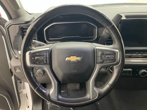 Used 2023 Chevrolet Silverado 1500 LT w/ Z71 Off-Road Package AWD/4WD image 13