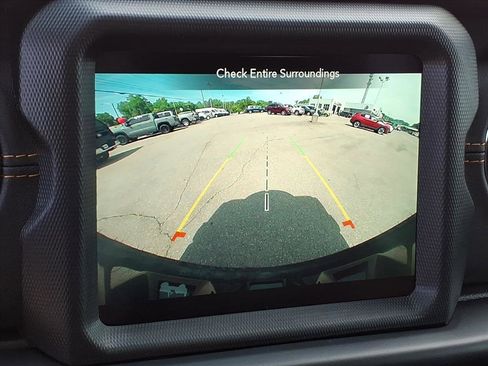 Used 2022 Jeep Wrangler Unlimited Sahara AWD/4WD image 30