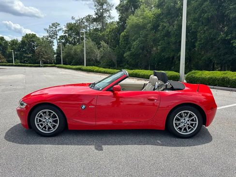 Used 2005 BMW Z4 2.5i RWD image 2