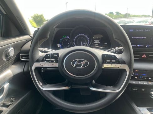 Used 2022 Hyundai Elantra Blue FWD image 24