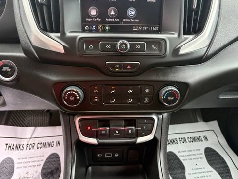 Used 2024 GMC Terrain SLE AWD/4WD image 17