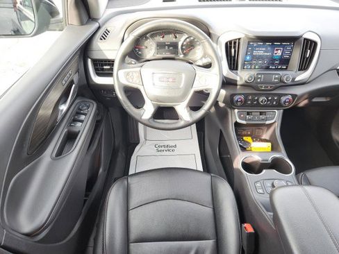 Used 2024 GMC Terrain SLT image 28