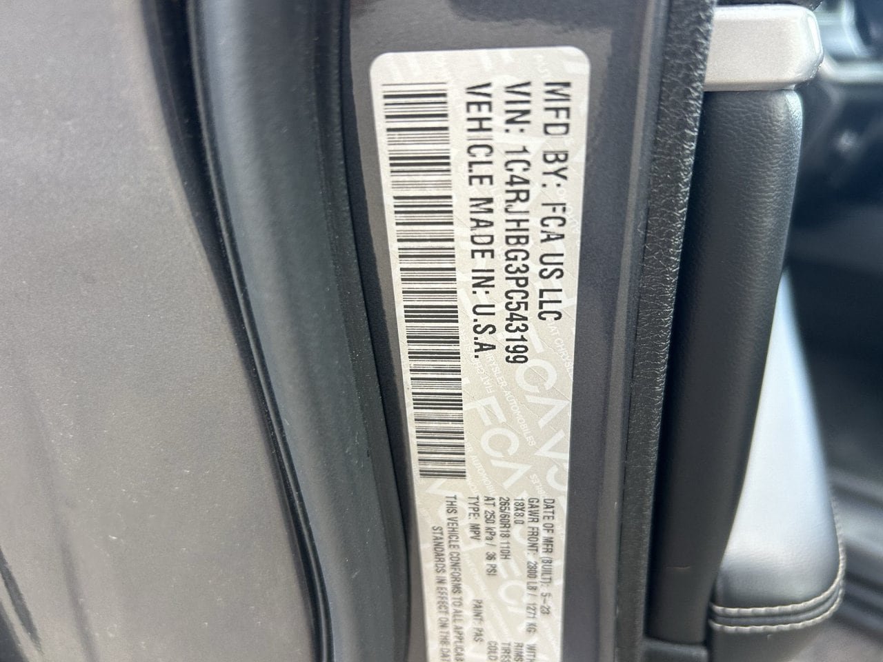 Used 2023 Jeep Grand Cherokee Limited AWD/4WD image 34