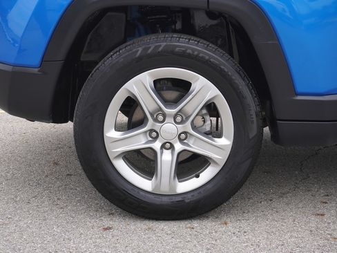 Used 2024 Jeep Compass Latitude AWD/4WD image 12
