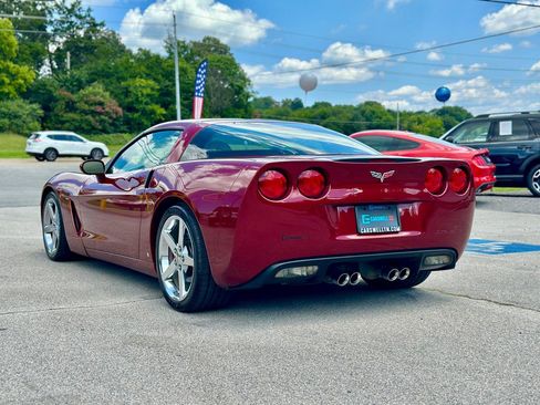 Used 2006 Chevrolet Corvette Coupe w/ Preferred Equipment Group RWD image 18