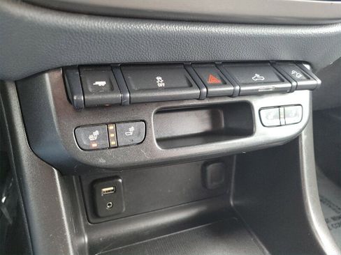 Used 2018 Chevrolet Colorado Z71 image 29