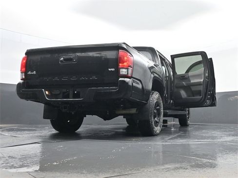Used 2022 Toyota Tacoma SR image 29